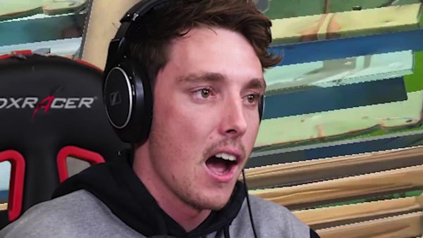 LazarBeam - New Thanos and Gauntlet Gameplay in Fortnite / Can Thanos Destroy Tilted Towers?