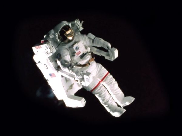 Zenith, Advances in Space Exploration - TRAJE ESPACIAL
