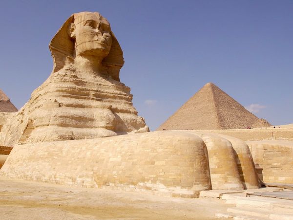 Las pirámides: resolviendo el misterio - GIZEH