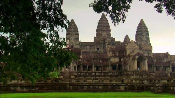 Digging for the Truth - Angkor Wat: The Eighth Wonder