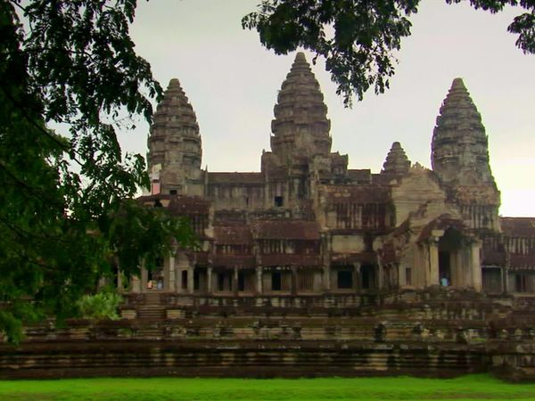 Digging for the Truth - Angkor Wat: The Eighth Wonder