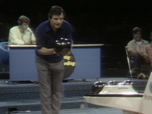 Celebrity Bowling - Episode 5