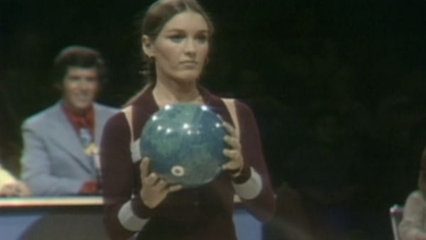 Celebrity Bowling - Episode 2
