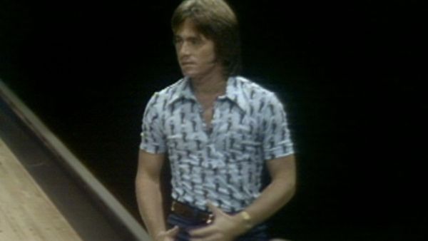 Celebrity Bowling - Episode 11