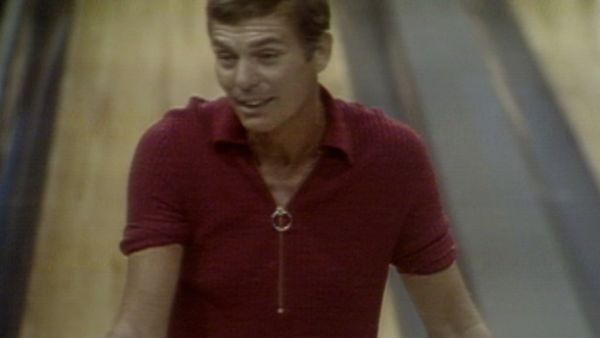 Celebrity Bowling - Episode 12