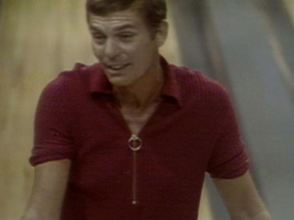 Celebrity Bowling - Episode 12