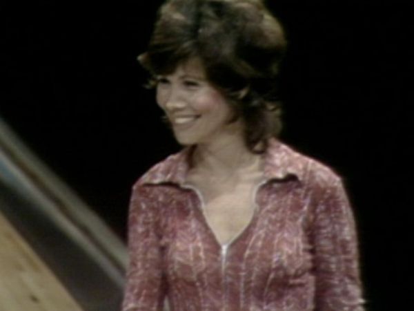 Celebrity Bowling - Episode 16