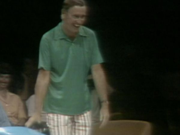 Celebrity Bowling - Episode 15