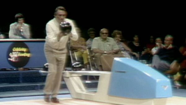 Celebrity Bowling - Episode 24
