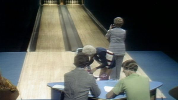 Celebrity Bowling - Episode 23