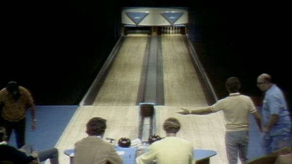 Celebrity Bowling - Episode 22