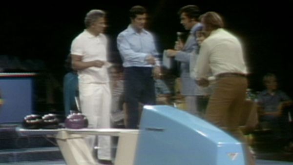 Celebrity Bowling - Episode 26