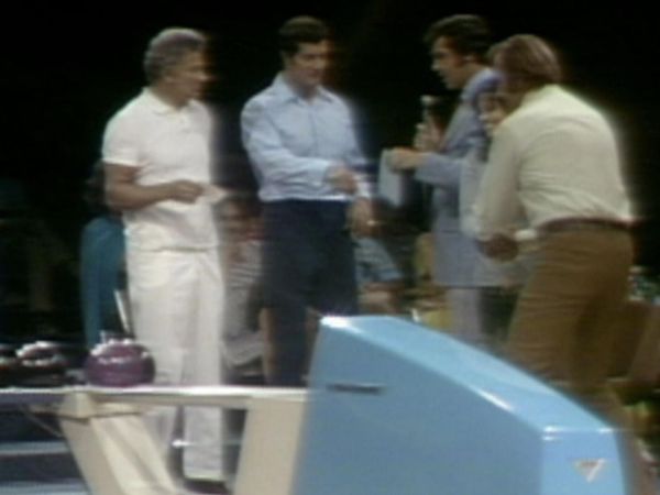 Celebrity Bowling - Episode 26
