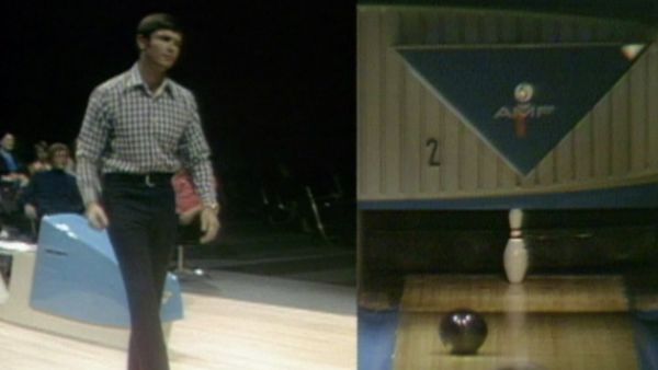 Celebrity Bowling - Episode 1