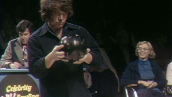 Celebrity Bowling - Episode 3