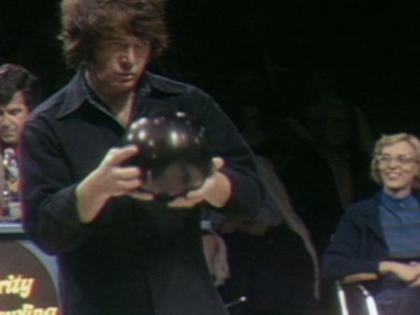 Celebrity Bowling - Episode 3