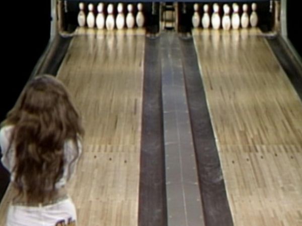 Celebrity Bowling - Episode 5