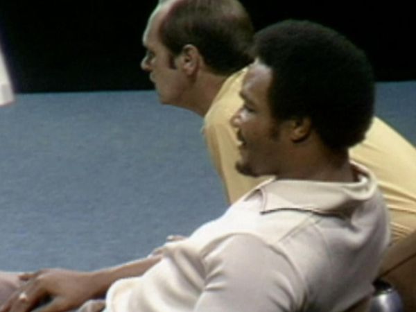 Celebrity Bowling - Episode 8