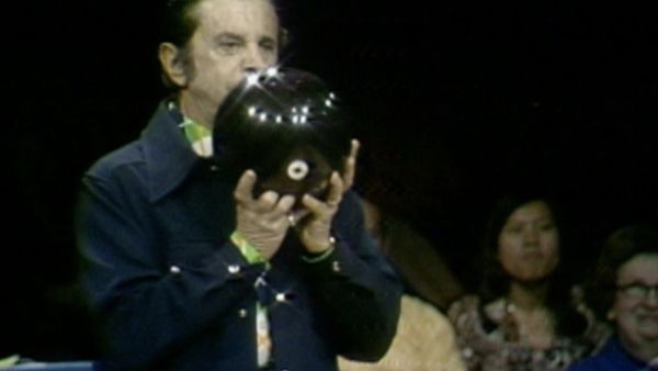 Celebrity Bowling - Episode 11