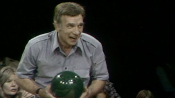 Celebrity Bowling - Episode 21
