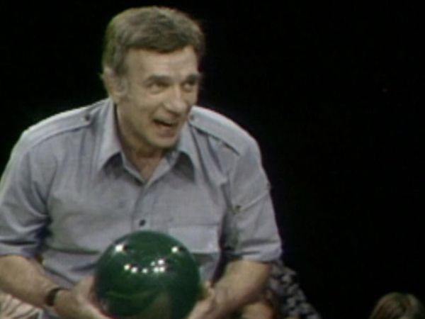 Celebrity Bowling - Episode 21