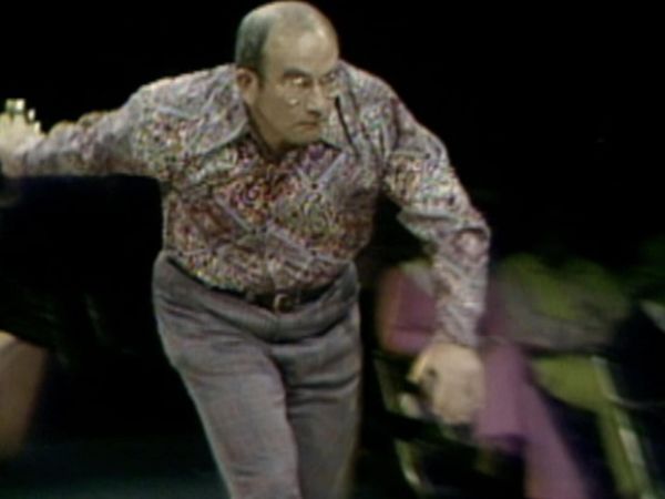 Celebrity Bowling - Episode 22