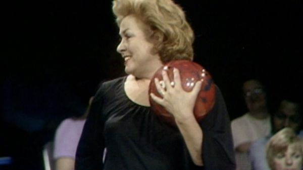 Celebrity Bowling - Episode 23