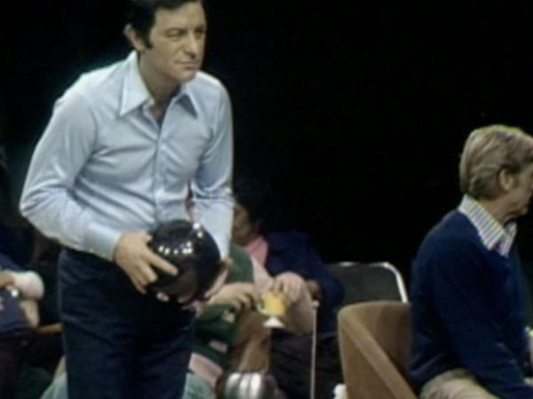 Celebrity Bowling - Episode 25