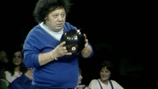 Celebrity Bowling - Episode 30