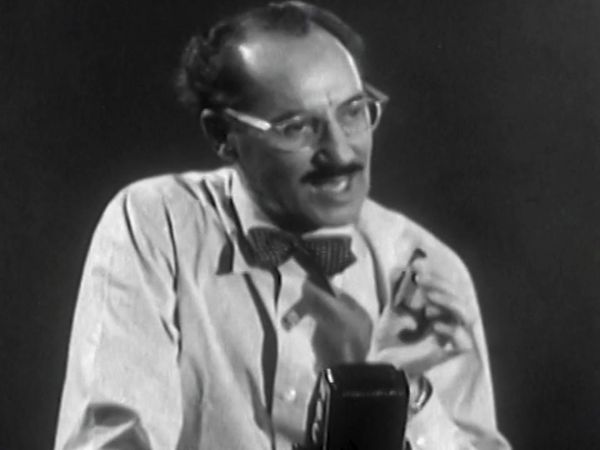The Best of Groucho Marx - Wall (1950)