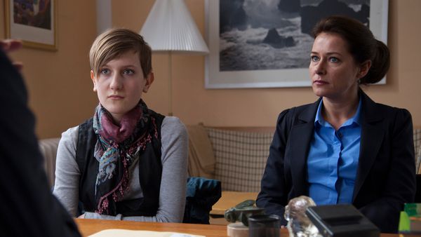 Borgen - Gefährliche Seilschaften - Bürgerkrieg in Kharu