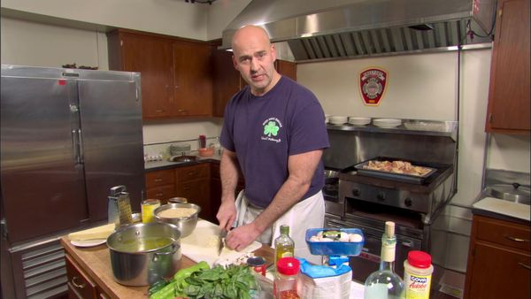 Throwdown with Bobby Flay - Chicken Cacciatore