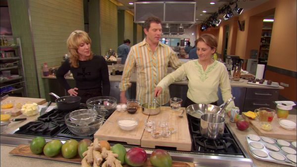 Throwdown with Bobby Flay - Cupcakes