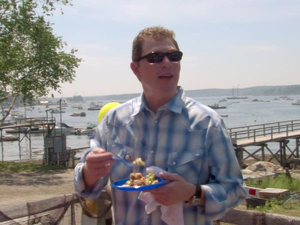 Throwdown with Bobby Flay - Crab Cakes