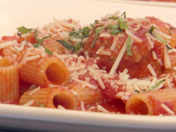 Throwdown with Bobby Flay - Meatballs