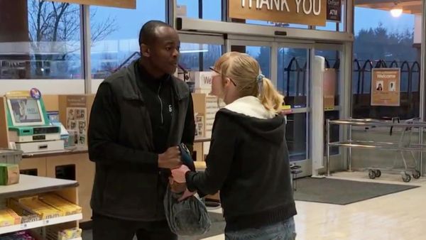 Customer Wars - Shoplift Til You Drop