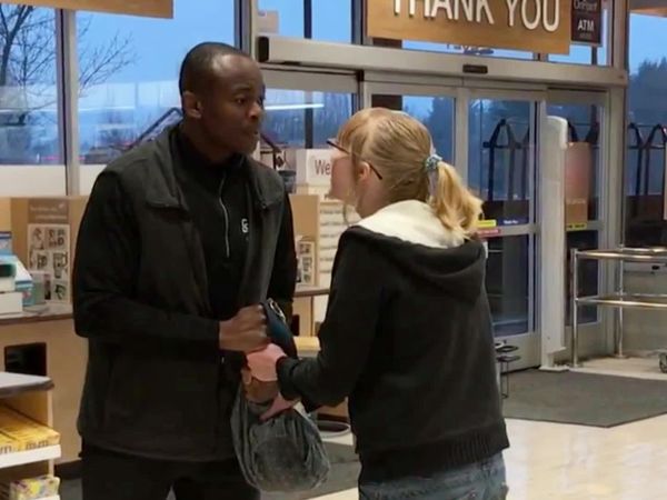 Customer Wars - Shoplift Til You Drop