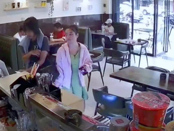 Customer Wars - Slippery Customer