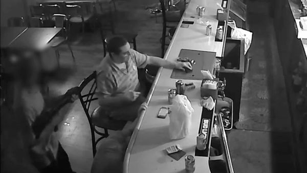 Customer Wars - Courage On Tap