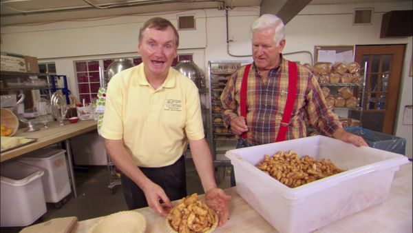 Throwdown with Bobby Flay - Brown Bag Apple Pie