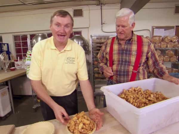 Throwdown with Bobby Flay - Brown Bag Apple Pie