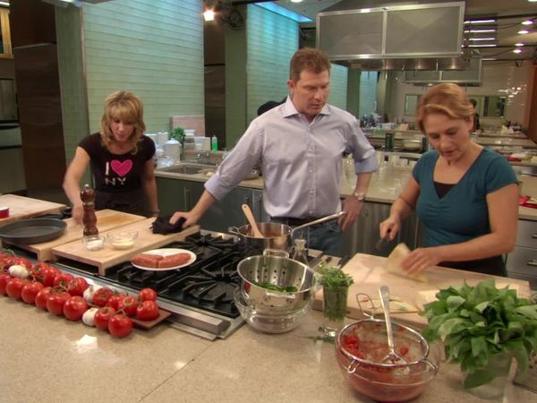 Throwdown with Bobby Flay - Deep Dish Pizza