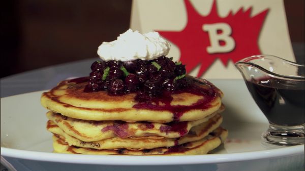 Throwdown with Bobby Flay - Blueberry Pancakes