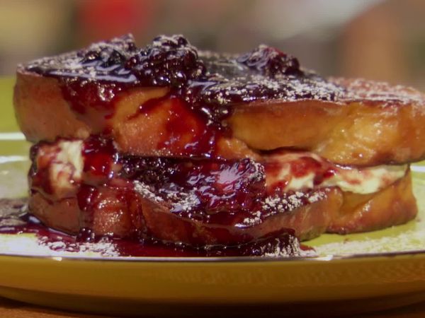 Throwdown with Bobby Flay - Stuffed French Toast