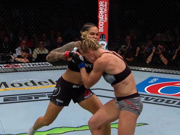 UFC The Walk - Nunes Vs Holm