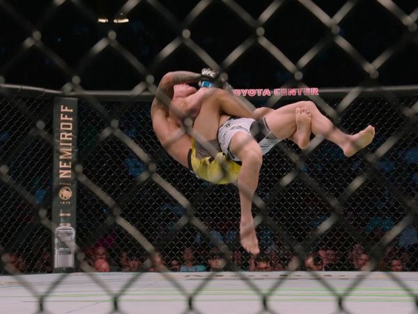UFC The Walk - Oliveira Vs Chandler
