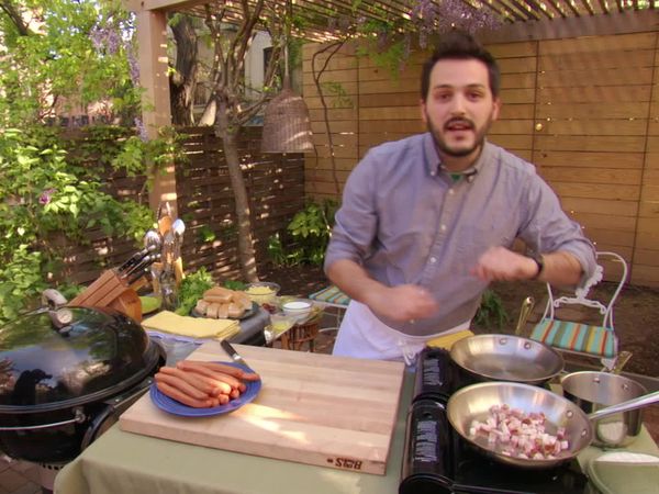 Throwdown with Bobby Flay - Hot Dogs