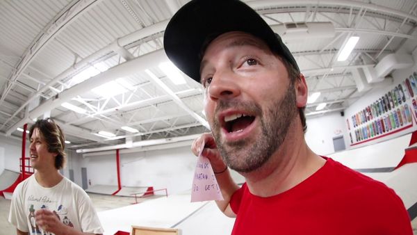 Andrew Schrock - Pro Finger Boarder vs. Skateboard / Highest Kickflip