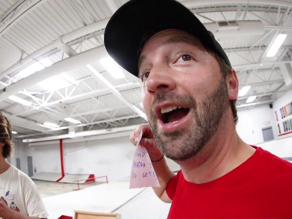 Andrew Schrock - Pro Finger Boarder vs. Skateboard / Highest Kickflip