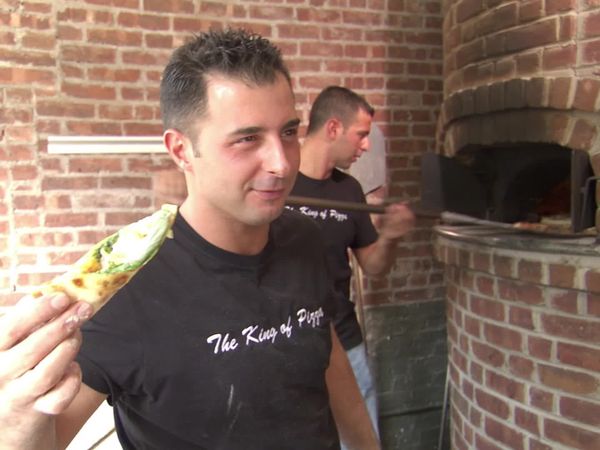 Throwdown with Bobby Flay - Pizza